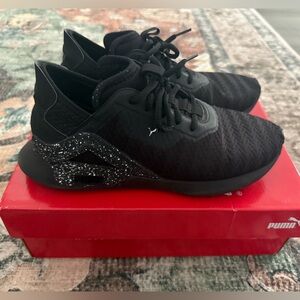 Puma men’s rogue terrain black sneakers size 7